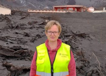 Inés Galindo Jiménez, jefa de la Unidad Territorial del IGME en Canarias: “Aunque el volcán se apague, se mantiene la vigilancia”