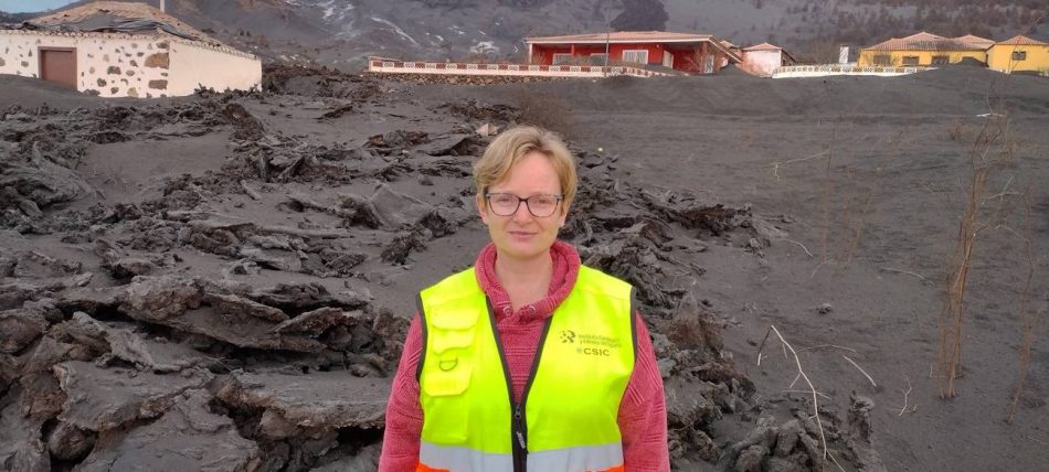 Inés Galindo Jiménez, jefa de la Unidad Territorial del IGME en Canarias: “Aunque el volcán se apague, se mantiene la vigilancia”