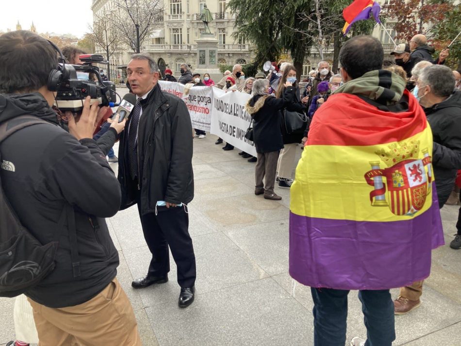 Enrique Santiago afirma que las enmiendas de Unidas Podemos a la Ley de Memoria “garantizan el combate contra la impunidad”