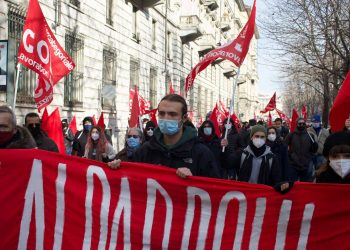 Trabajadores italianos realizan huelga general de ocho horas