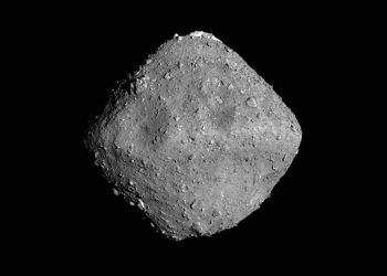 Primera radiografía del asteroide Ryugu: oscuro y con una elevada porosidad