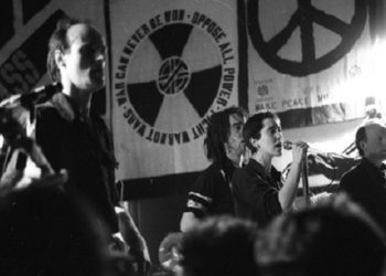 “Crass: Tienen una bomba”. El punk más allá de crestas e imperdibles