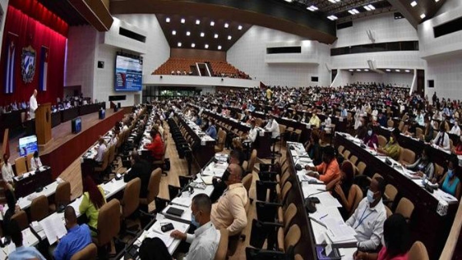 Asamblea Nacional de Cuba inicia octavo período de sesiones