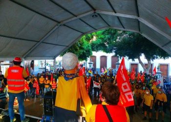«Decenas de carterías de todo el país desmanteladas de la noche a la mañana, con nocturnidad y alevosía»: CCOO y UGT convocan huelga general y concentraciones provinciales