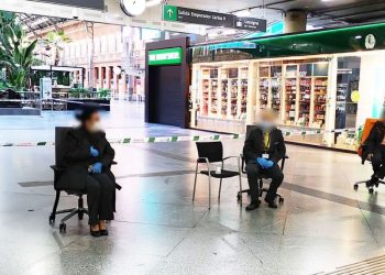 La justicia dictamina que el manual de uniformidad de RENFE y FERROVIAL vulnera el derecho fundamental a no ser discriminado por razón de sexo o identidad de género