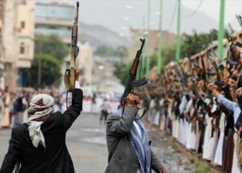 Ejército de Yemen lanza operación masiva contra el territorio emiratí