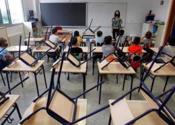 La COVID afecta al 19,5% del profesorado andaluz, pero la consejería no soluciona la falta de personal de los centros educativos