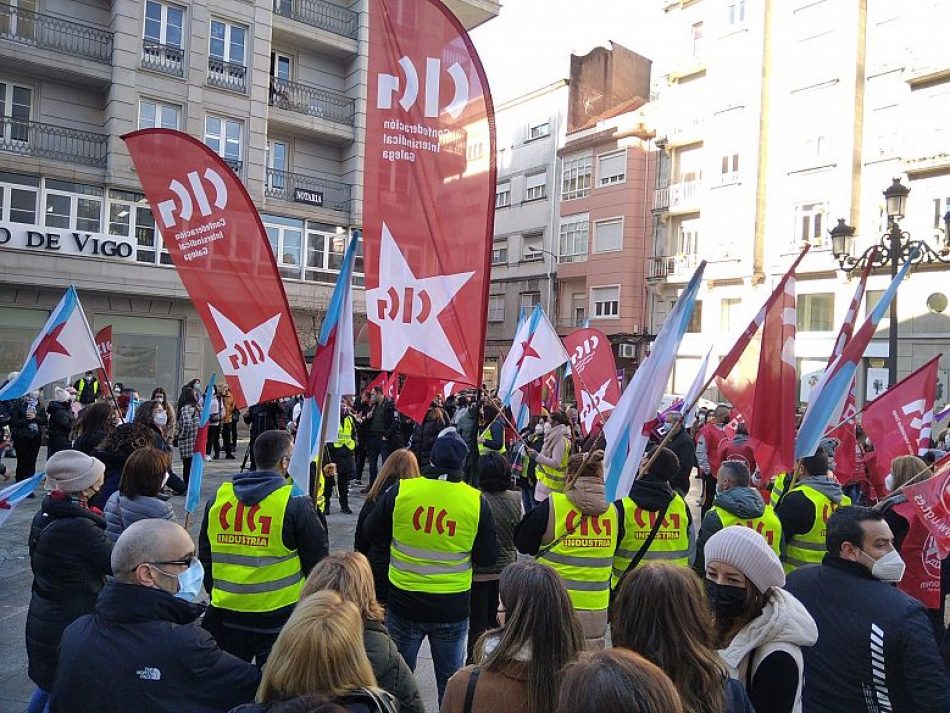 Paro practicamente total nas conservas na primeira xornada de folga para reclamar un convenio digno