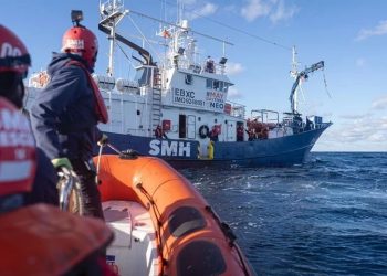 El barco Aita Mari comunica el rescate de 176 personas en el Mediterráneo