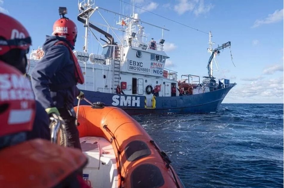 El barco Aita Mari comunica el rescate de 176 personas en el Mediterráneo