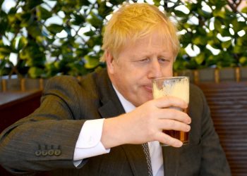 Primer ministro británico recibe informe sobre fiestas en residencia