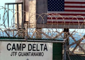 China califica cárcel de Guantánamo como página oscura en DDHH