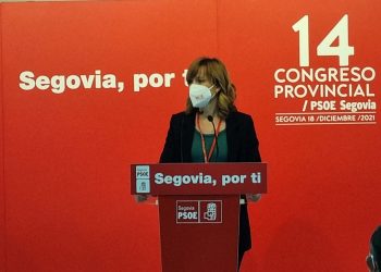 «Pilar Alegría celebra un año de la LOMLOE sin escuchar las peticiones de los docentes»: entrega simbólica de flores el 19 de enero