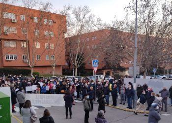 Nuevas concentraciones vecinales en Madrid para pedir la reapertura de las Urgencias de Atención Primaria, cerradas desde marzo de 2020