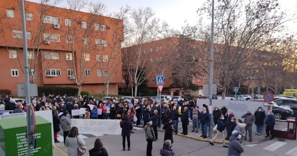 Nuevas concentraciones vecinales en Madrid para pedir la reapertura de las Urgencias de Atención Primaria, cerradas desde marzo de 2020