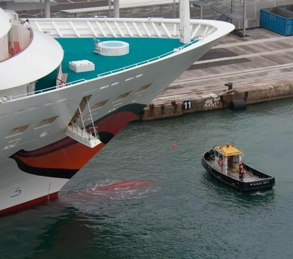 Los amarradores, en huelga indefinida en el Puerto de Barcelona desde el pasado 17 de enero