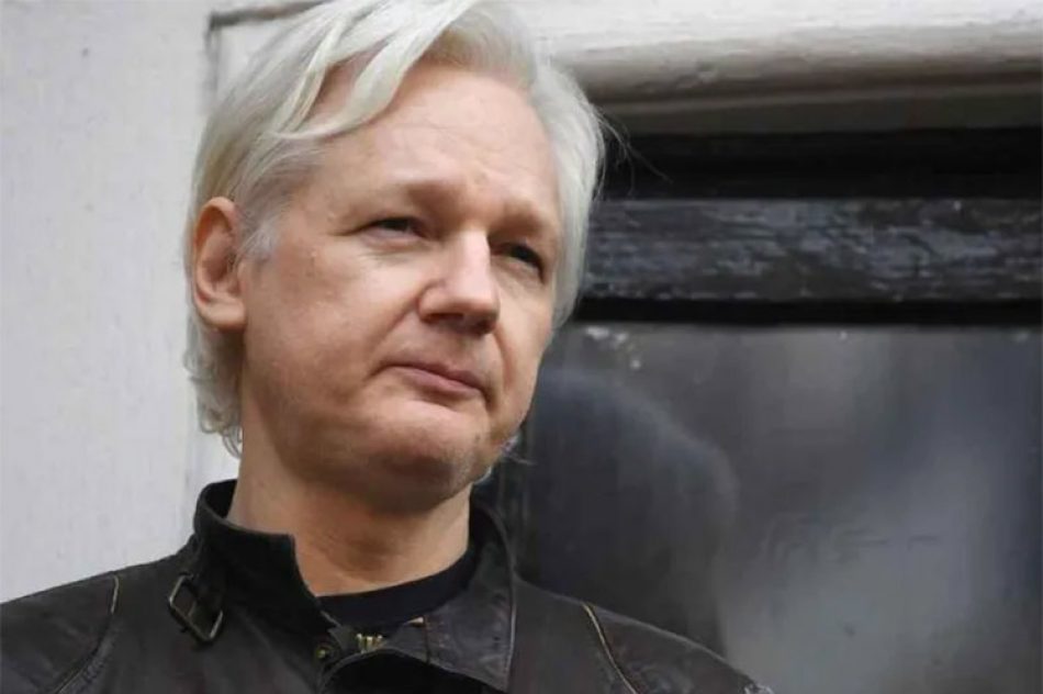 Manuel Zelaya y destacadas personalidades reclaman la libertad de Julian Assange