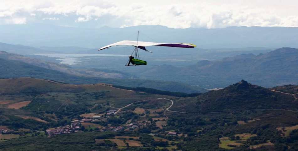 Oposición dos deportistas á LAT de Iberdrola que inhabilitaría o Larouco para a práctica do parapente