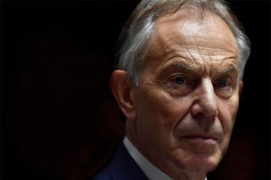 Casi 700 mil personas piden retirar título de caballero a Tony Blair