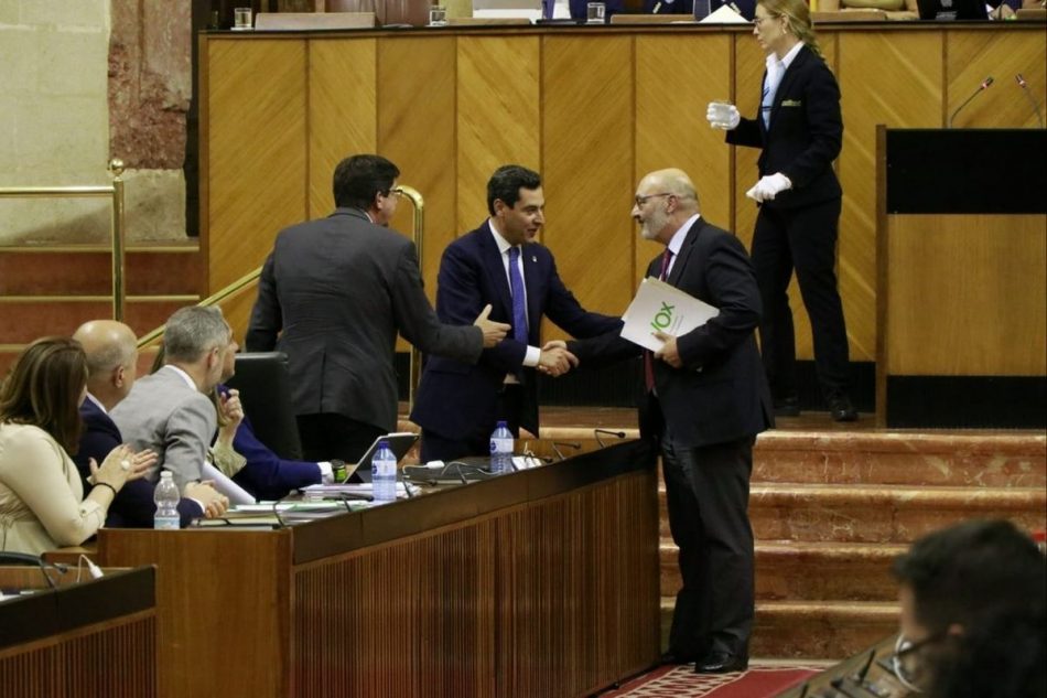 PP, Cs y Vox impiden que Juanma Moreno comparezca en el Parlamento por la presunta trama de corrupción del PP en Almería