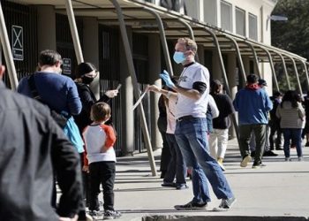 EE.UU. marca nuevo récord mundial de casos diarios de coronavirus