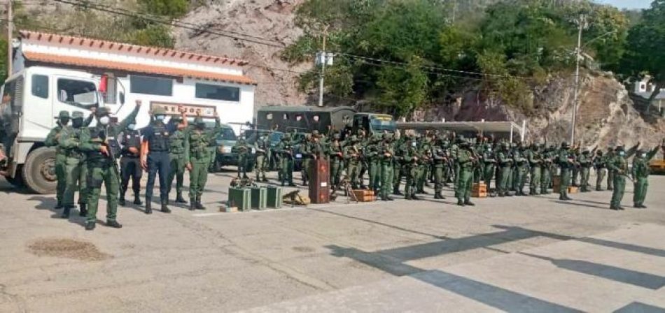 Anuncia Venezuela despliegue defensivo en la frontera con Colombia