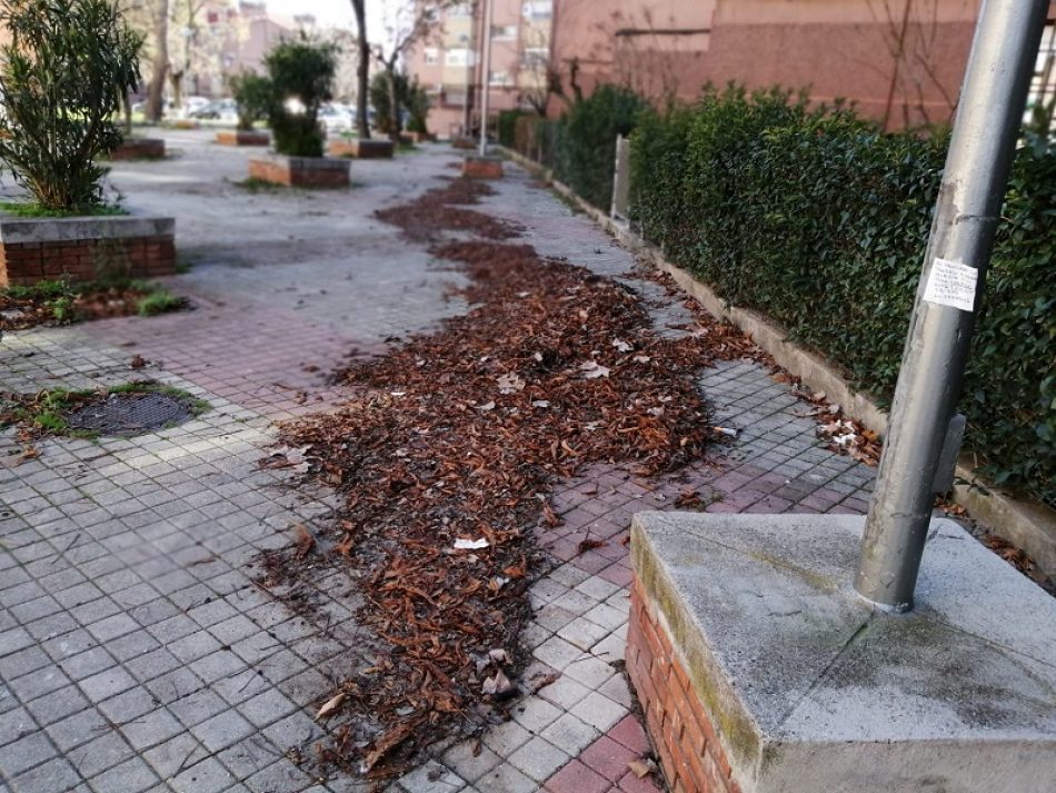 La FRAVM exige al Ayuntamiento de Madrid que se haga cargo sin demora de la limpieza de los espacios interbloque