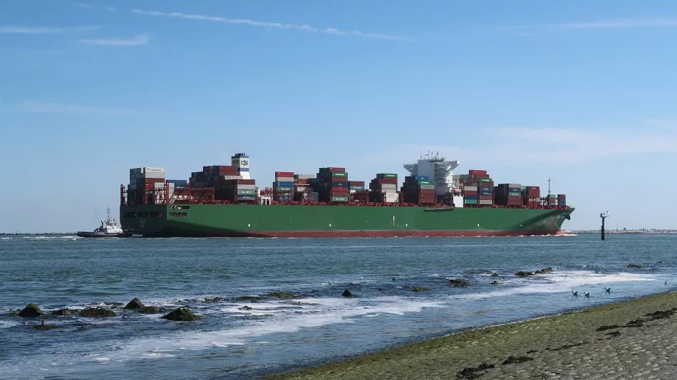 Ucrania ataca con misiles dos buques de carga civiles en el mar de Azov