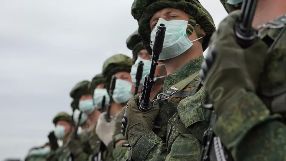 Militares y guardias fronterizos rusos impiden cruce ilegal de la frontera rusa desde Ucrania