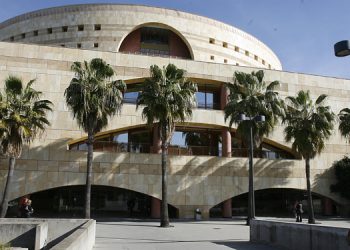 La CGT Andalucía denuncia la bajada de ratios en la enseñanza privada concertada mientras cierra líneas en la pública