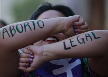 Comisión de la Convención Constituyente aprobó iniciativa que incluye derecho al aborto en Chile