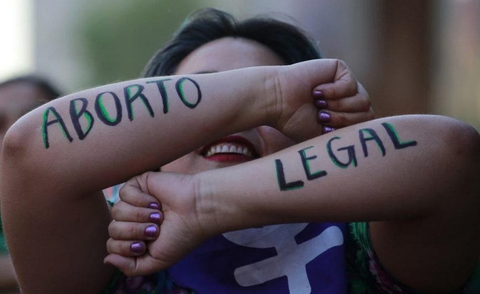 Comisión de la Convención Constituyente aprobó iniciativa que incluye derecho al aborto en Chile