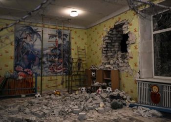 Donetsk responde a los bombardeos de Ucrania en Donbás