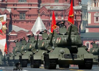 Putin ordena a FFAA rusas garantizar la paz en Lugansk y Donetsk