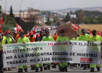 CCOO se moviliza en defensa del empleo en Schneider Electric Griñón