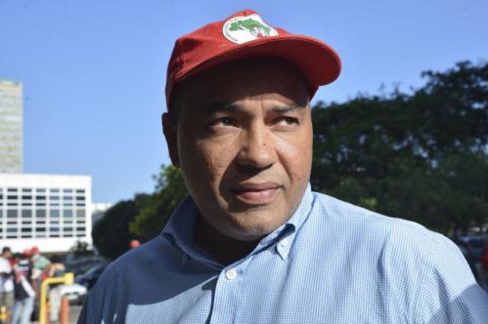 Alexandre Conceição (MST de Brasil): “Derrotar a Bolsonaro significa también recuperar la democracia y nuestra soberanía”