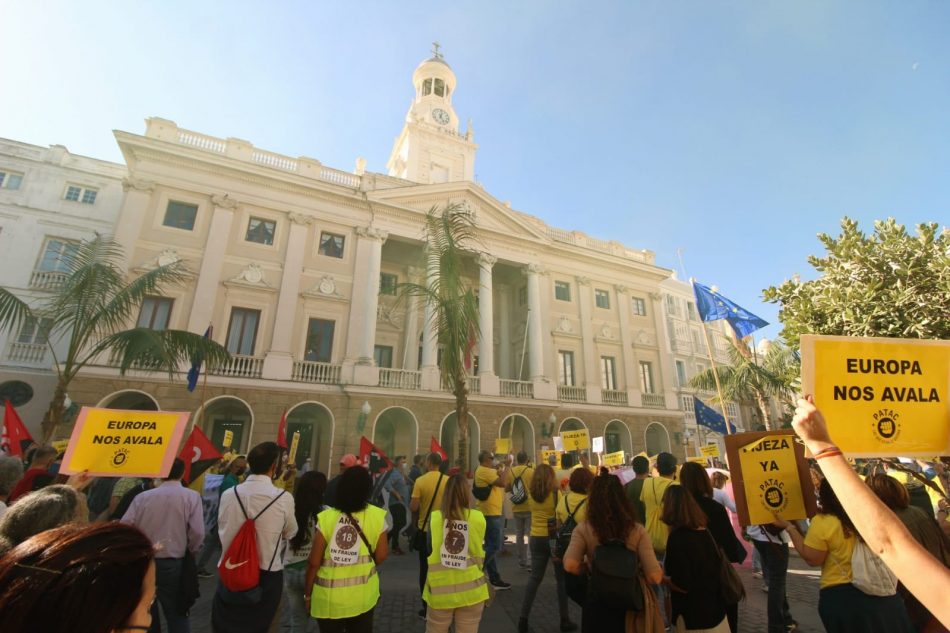 El personal en abuso de temporalidad del Ayuntamiento de Cádiz, convocado a una concentración el próximo viernes