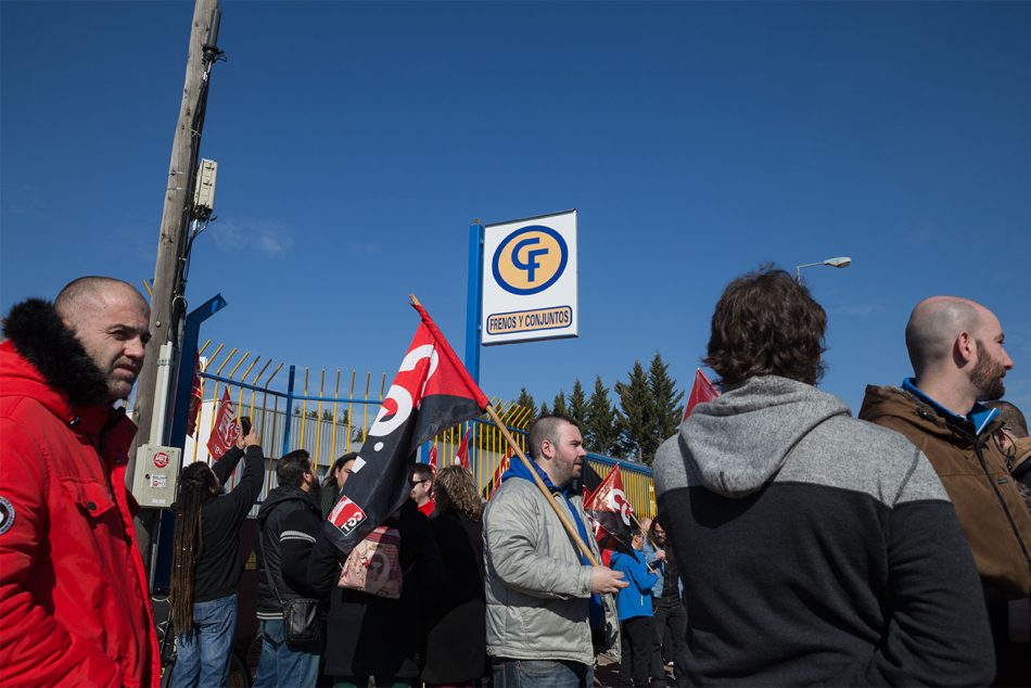 La plantilla de Frenos y Conjuntos S.A., en lucha por mejorar su convenio, inicia una huelga indefinida a partir del 3 de marzo