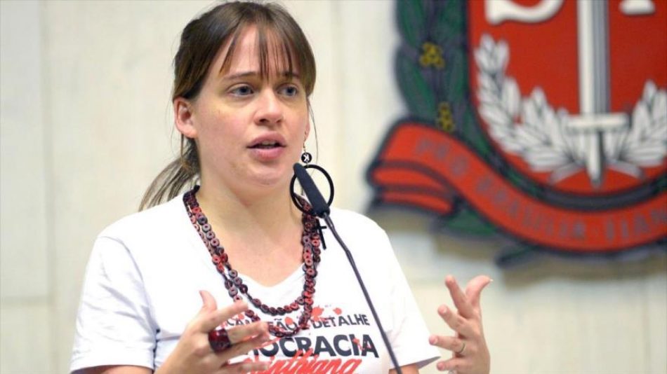 “Te vamos a cortar la cabeza”: bolsonaristas amenazan a diputada de la oposición brasileña