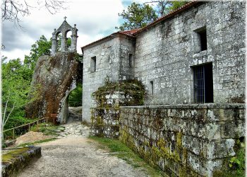 Unidas Podemos pide ao Goberno que interveña para evitar o espolio do BIC de San Pedro de Rocas por parte do PP de Baltar