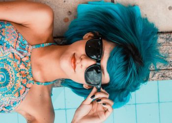 What are the guidelines for choosing the right sunglasses?
