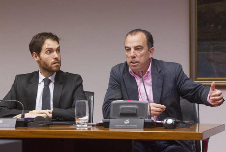 La dirección de UPN exige a Sergio Sayas y Carlos García Adanero que entreguen su acta de diputado