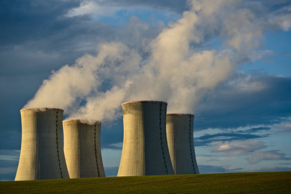 IU rechaza “frontalmente” la decisión de la Comisión Europea de considerar ‘verdes’ la energía nuclear y el gas, y trabajará en Europa para que no se produzca