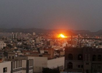 Arabia Saudí bombardea varias zonas de la capital de Yemen