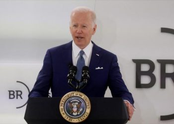 Popularidad de Biden, en caída libre; está compitiendo con Trump