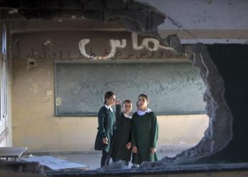 Colono israelí abre fuego contra una escuela de niñas en Cisjordania