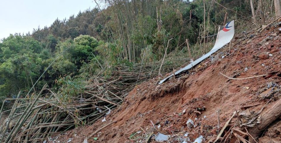 Autoridades chinas descartan la presencia de explosivos en el avión accidentado