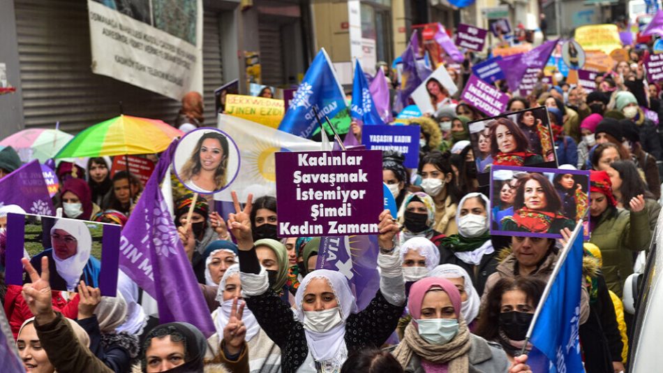 Las mujeres se manifiestan en Estambul: ¡Tenemos el poder de cambiarlo!