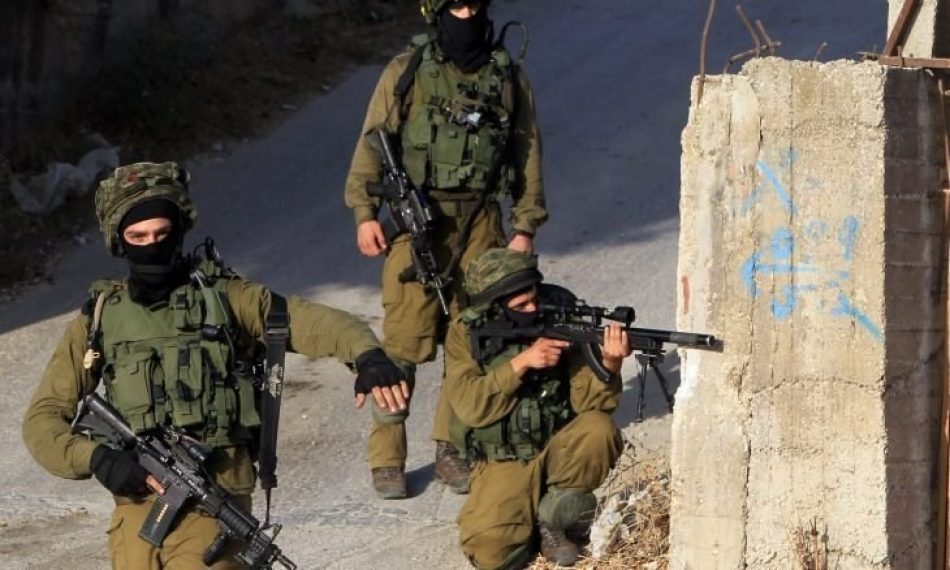 Fuerzas de ocupación israelíes matan a tres jóvenes palestinos
