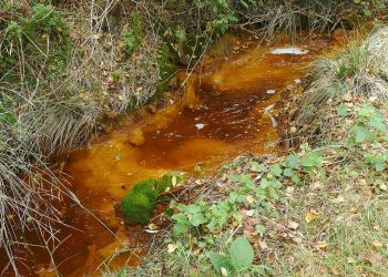 Plataformas vecinales contra la mina de Touro denuncian que Cobre San Rafael «vende como obra social» la obligatoriedad de cumplir la ley tras décadas de contaminación y abandono por parte de Explotaciones Gallegas